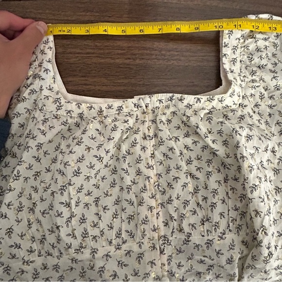 ❤️Old navy Floral Cream Women's Top M - Picture 7 of 10